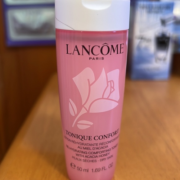 NIB Lancôme skincare bundle plus Lancôme brush - Picture 8 of 16